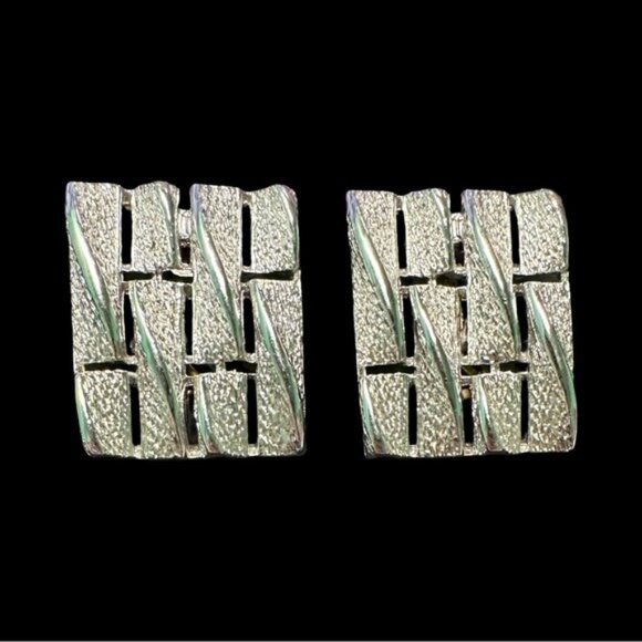 Vintage Gold-Tone Textured Clip-On Earrings Rectangular Design With Woven Detail - Picture 1 of 4